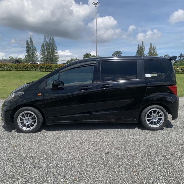 HONDA FREED 7ที่นั่ง AUTO 2012 ✅รถสวย สะอาด ประหยัดน้ำมัน 4