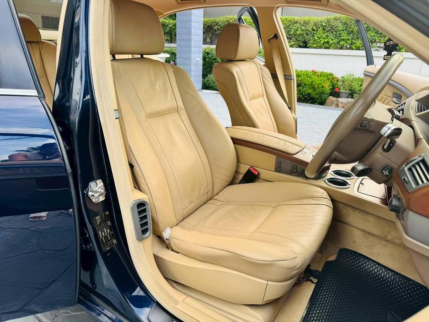 BMW 730Li ( E66 ) 11