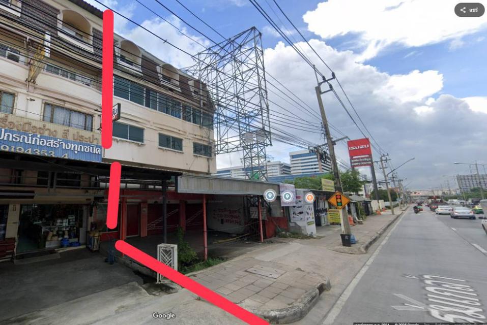ขายถูก อาคารพาณิชย์ 4.5ชั้น 3คูหา ติดถนนร่มเกล้า 400 ตรม 50 ตรว
