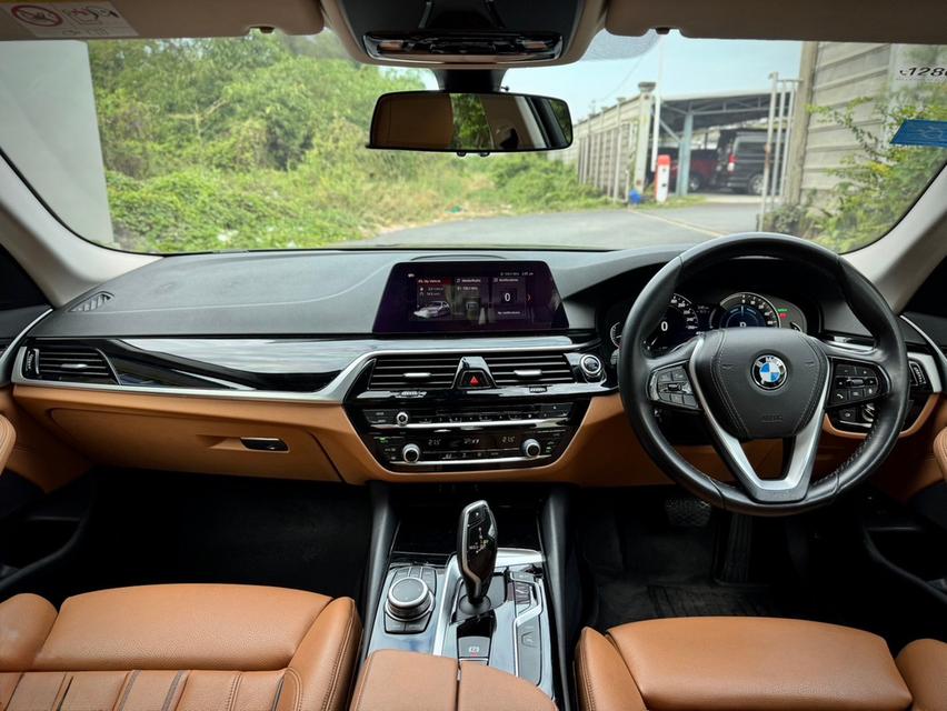 Bmw 530e Elite ปี 2020 วิ่ง 5x,xxx km  Bsi : 28/7/2026 (120,000 km)  Warranty: 28/7/2025 (200,000 km)  20