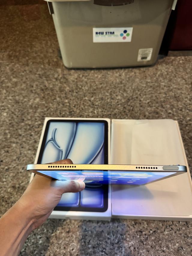 ขายiPadAir7ใหม่ล่าสุดM3สีBlue128กิ๊กอายุ2วันยังไม่ได้ใช้งานประกันสิงหาปีหน้าถูกๆ