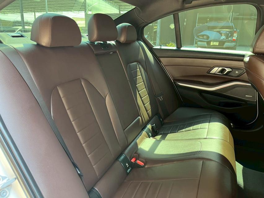 BMW 330e 2.0 M Sport รถปี 2020 จดทะเบียน ปี 2022 17