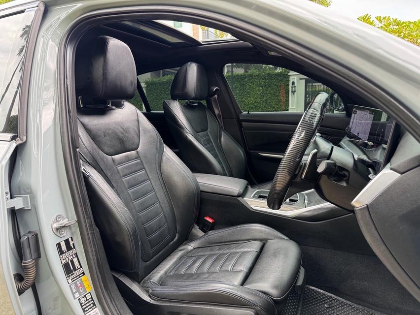รหัสรถ AVA4664 🆙 BMW 330e M Sport LCI โฉมใหม่ ปี 2023 ตัว Top 12