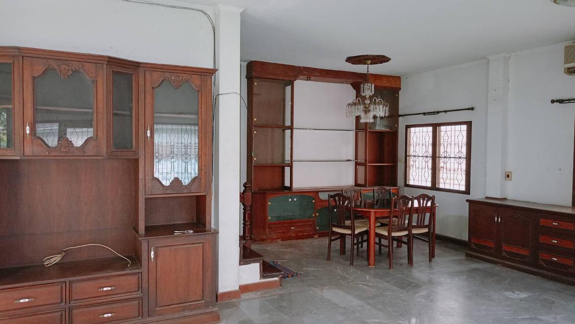 ขาย บ้านเดี่ยว หมู่บ้านปรีชา พุทธมณฑลสาย4 จำนวน 2 ชั้น ขนาดเนื้อที่ดิน  90 ตารางวา พื้นที่ใช้สอย 250 ตารางเมตร  7