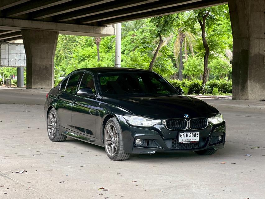 BMW 330E Year 2017 3