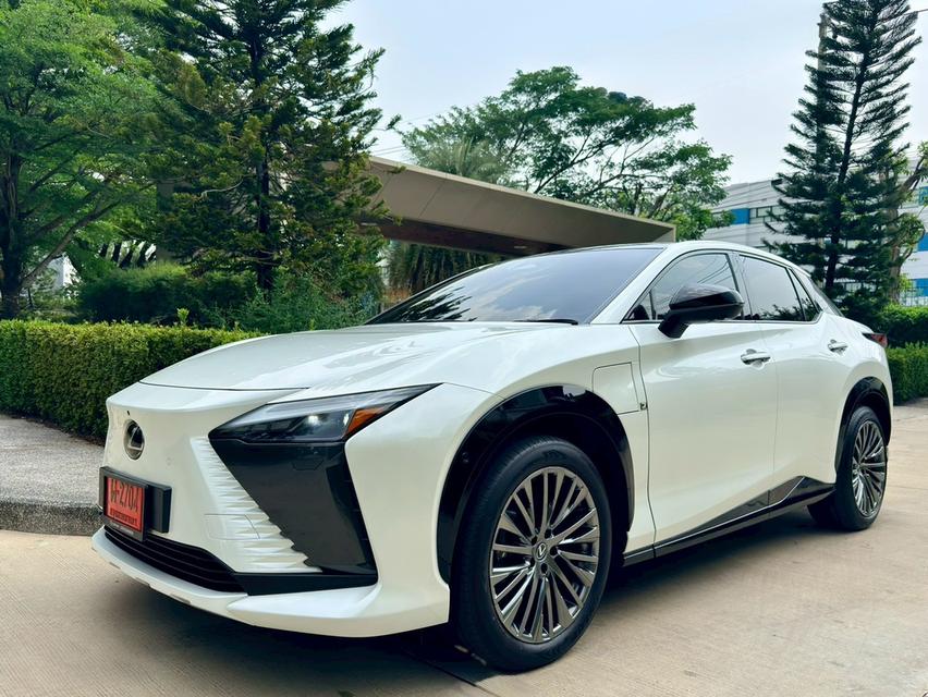 Lexus R450e Direct4 Premium 2023 สีขาว วิ่งน้อย มีไฟแนนซ์เหลือ