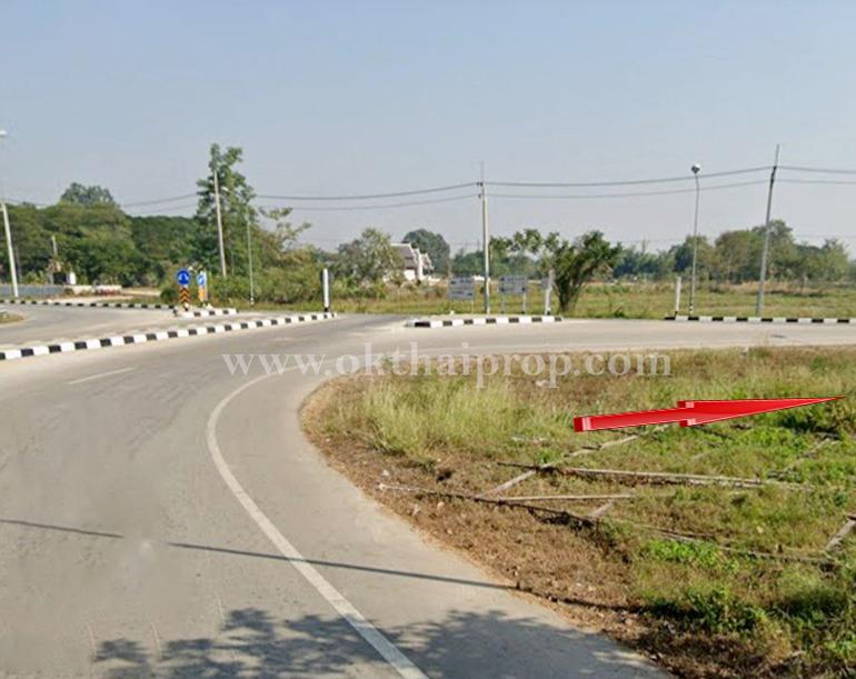 ที่ดินพร้อมต้นสักแปลงมุม ติดถนนลำปางหลวง ใกล้เทศบาลตำบลลำปางหลวง