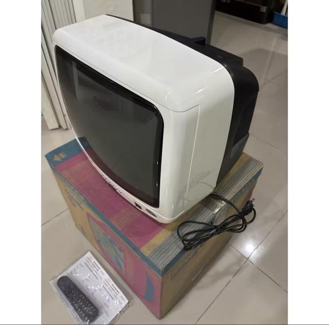 strada CRT TV 14 inches white color  3