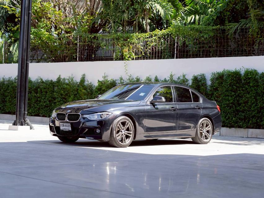 BMW 330e Sport ปีจด 2018 เจ้าของเดียว รถสวยไม่มีอุบัติเหตุ ยางปี 2025