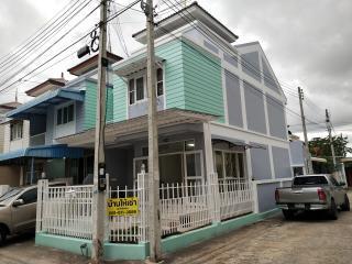 ขายบ้านทาวเฮ้าส์ห้องมุม อยู่หัวหินซอย 6 ใกล้ถนนเพชรเกษม 1