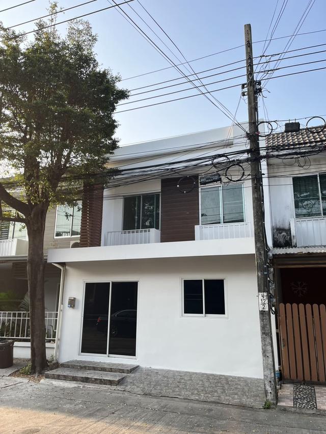 ให้เช่า ทาวน์เฮ้าส์ 2 ชั้น หมู่บ้านอารียา เดอะคัลเลอร์ส 1 ลาดปลาเค้า 1