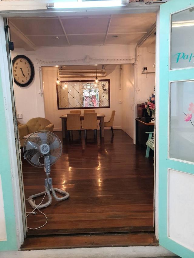 ขายบ้านเก่าสวย 2หลังติดถนนมนัส ใกล้ลานย่าโม ทำเลการค้า เหมาะพัฒนาเป็นบ้านพักส่วนตัวในทำเลเกาะเมือง หรือเป็นร้านอาหาร,คลีนิค, โรงแรม,สำนักงาน 5