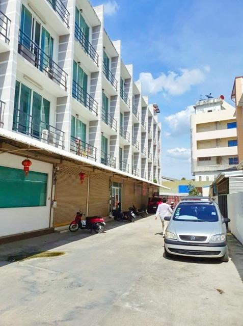 ให้เช่าอาคารพาณิชย์ 4 ชั้น มีชั้นดาดฟ้าพระราม5 พร้อมที่ดินข้างหลัง บางกรวย-ไทรน้อย โลตัส นครอินทร์ 1.6กม MRT ไทรม้า 1