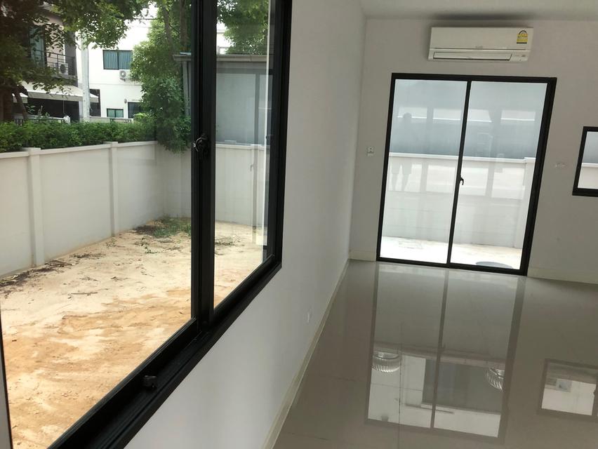 ขายบ้านกลางเมือง รามอินทรา  - วัชรพล บ้านเลขที่  9/71 ตั้งอยู่หัวมุมซอย 4 ทาวน์โฮม / Home Office 3 ชั้น  ยังไม่เคยมาอยู่อาศัย 7