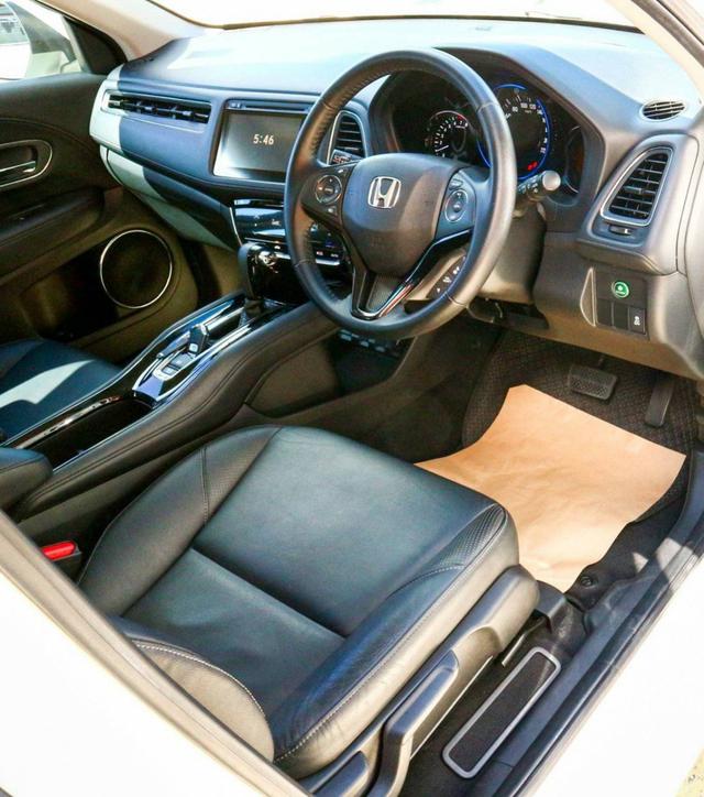 Honda HR-V 1.8E-Limited ปี 2015 สีขาว 5
