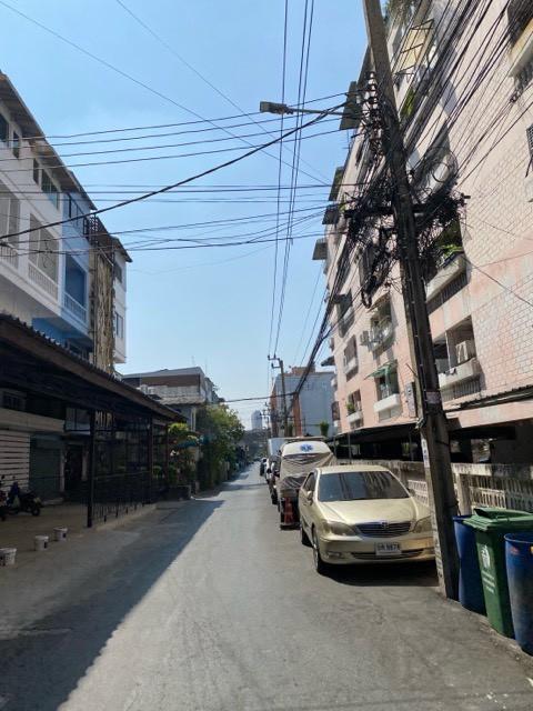 ให้เช่าอาคารพานิชย์ 4.5ชั้น รีโนเวทใหม่ ซอยพระรามเก้า 33 ใกล้จุดขึ้นลงทางด่วน ใกล้เดอะไนน์ พระราม 9 มอเตอร์เวย์ เหมาะทำนักงานเก็บสินค้าพักอาศัย 10