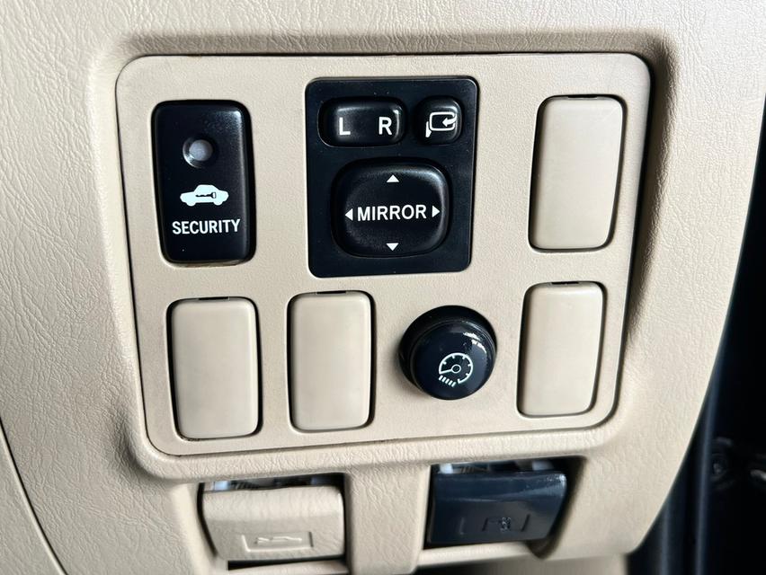 2011 TOYOTA FORTUNER 3.0V auto ไมล์แท้ 120,000 กม. 15