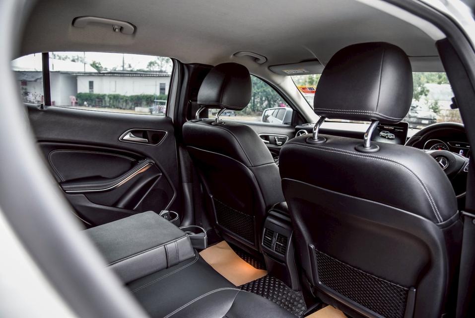 รหัสรถ CBL3555 Mercedes-Benz GLA200 1.6 Urban AT 2019 14
