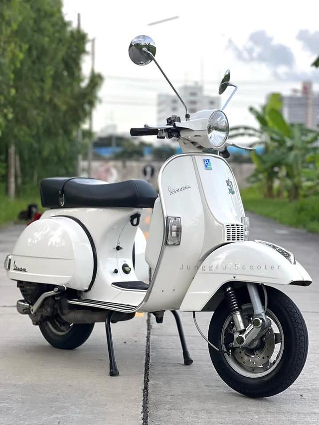 Vespa PX สีขาว 8