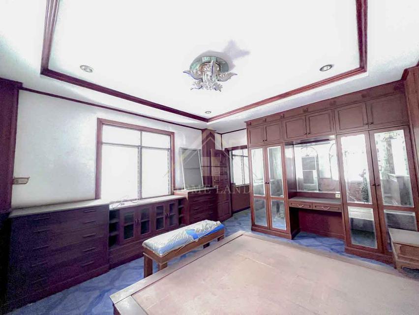 อาคารพาณิชย์ 4.5 ชั้น ภาษีเจริญ ถนน เพชรเกษม 46 - 48 4