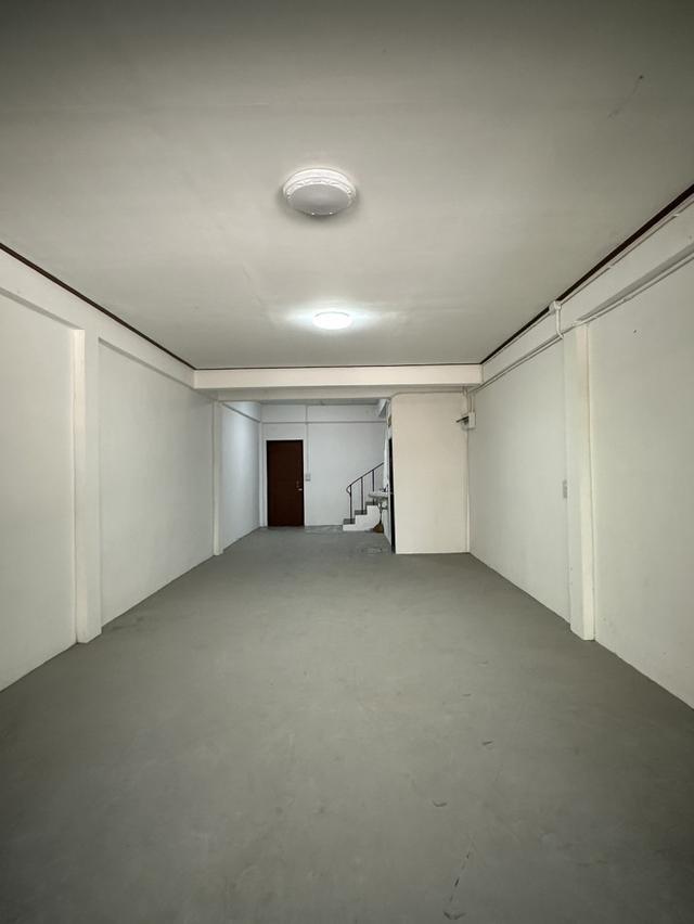 ขายตึกแถวอาพาคารพาณิชย์แถวหนองจอกเหมาะทำออฟิศ คลังเก็บของขาดย่อม 19 ตร.ว. 3 ชั้น 2