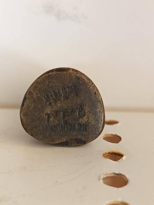 รูปหล่อหลวงปู่ทวดปี 08 ก้นลายเซ็นต์ 3