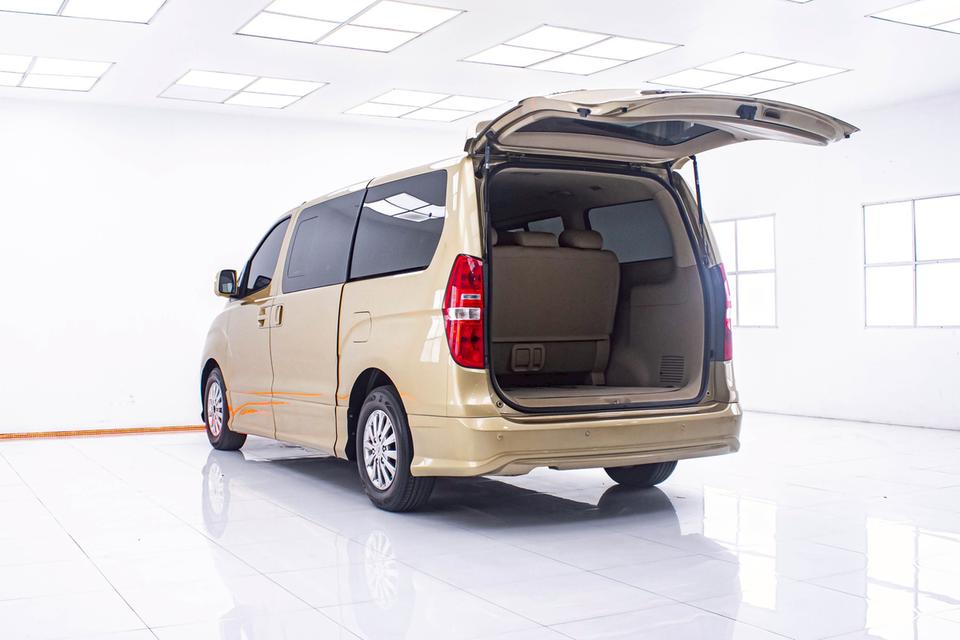 HYUNDAI H-1 2.5 DELUXE 2018