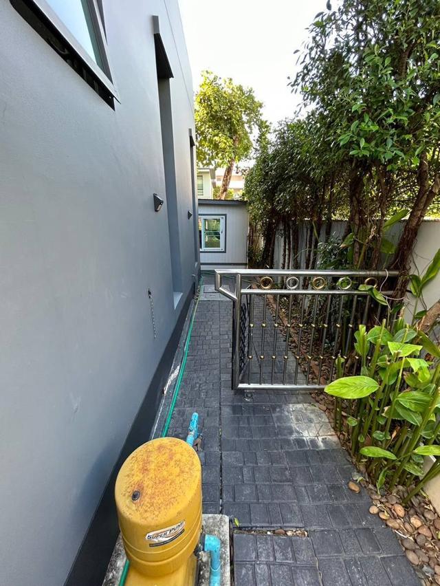 Sale  Narasiri Topiary Navamin  380 sqms. 4 bedrooms 6 bathrooms Fully furnished Sale 17 M.baht Tel : 085-1210072 17