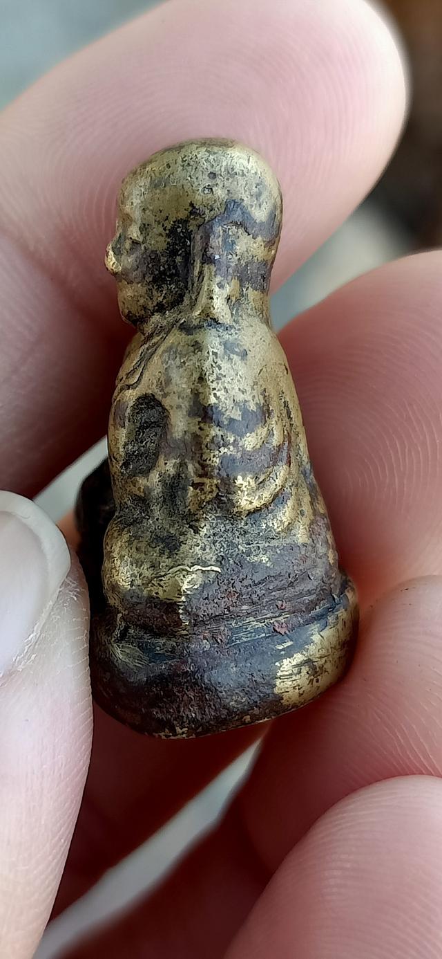 รูปหล่อหลวงพ่อเงิน วัดบางคลาน