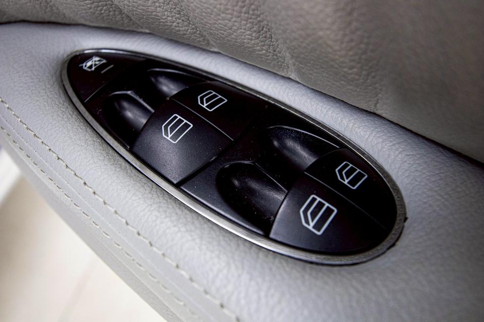 MERCEDES-BENZ E-CLASS E240 2.6 AVANTGARDE  2003  14