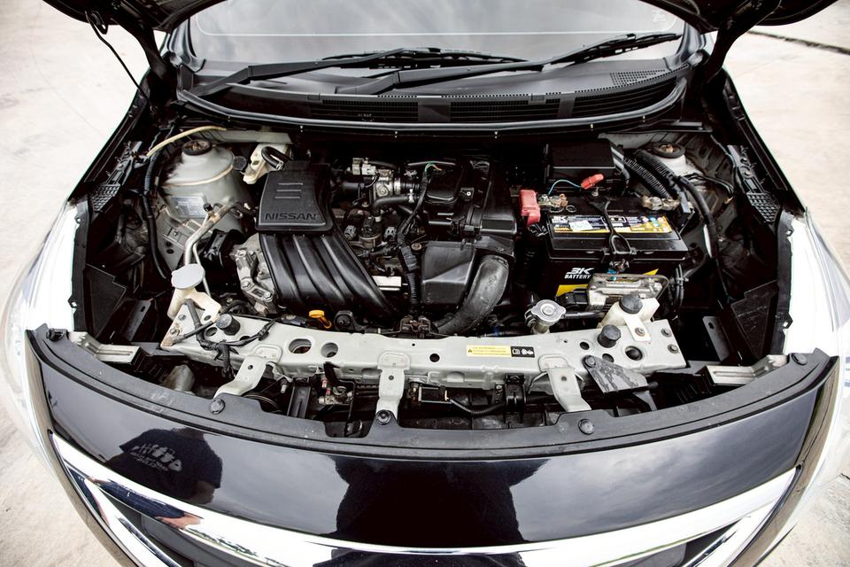 Nissan Almera 1.2E ปี 2015  สีดำ เกียร์ออโต้ 11