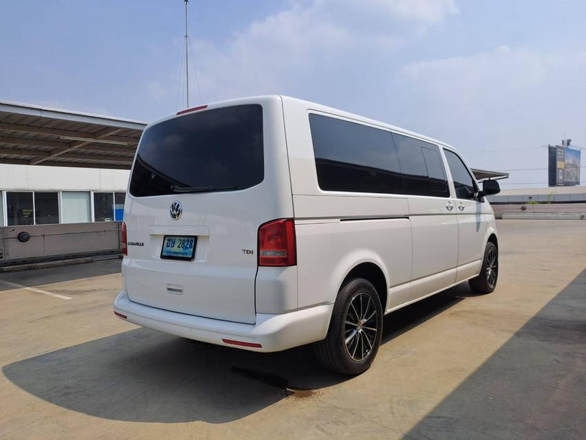 VOLKSWAGEN CARAVELLE 2.0 TDI ปี2014 สีขาว