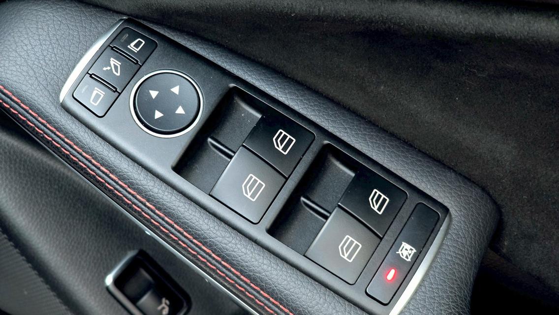 2020 Mercedes Benz GLA250 AMG " Facelift " รูปที่ 12