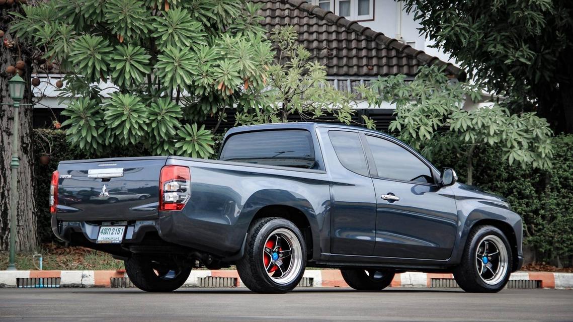 MITSUBISHI TRITON 2.5 GLX MEGA CAB ปี 2021 เครื่องยนต์ ดีเซล สีเทา เกียร์ ธรรมดา ไมล์เพียง 79,503 km. 5