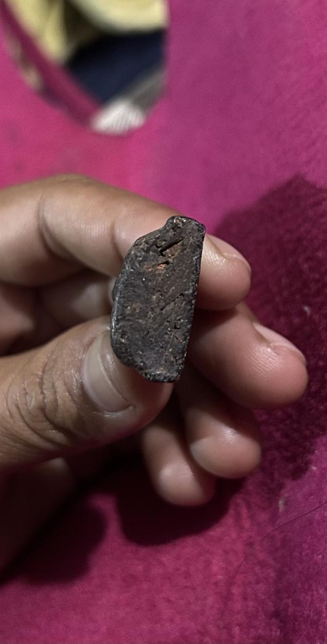 พระนางพญา พิษณุโลก พิมพ์เข่าโค้ง 5