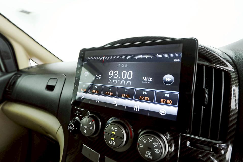 HYUNDAI H1 2.5 DELUXE 2011  11