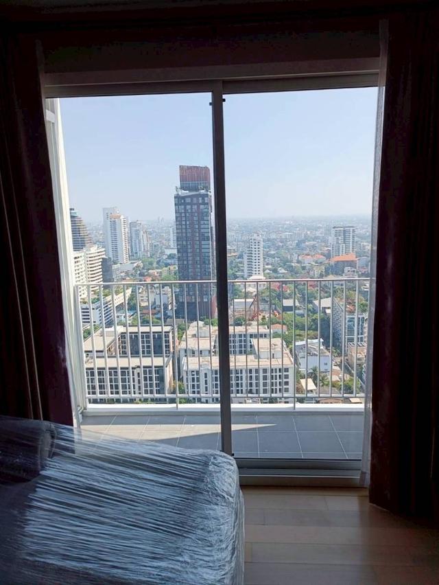 Sale / Rent​ Luxury condo HQ  Sukhumvit 55. Size : 100 square metres Floor : 30 2 bedrooms 2 bathrooms Fully furnished Sale with tenants 12