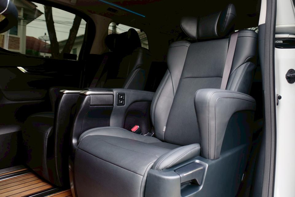 Toyota Alphard 2.5 SR-C Package ปี 2022 สีขาว ไมล์น้อย รถสวยพร้อมใช้สุด รูปที่ 13