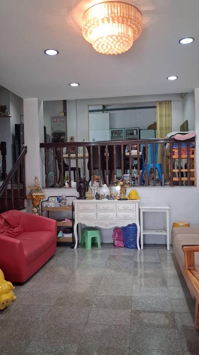 ขายบ้านกรุงเทพฯ บางขุนเทียน Town home 2 หลัง 3 ชั้น พระราม 2 ซ.69 Home Office หน้ากว้าง 6 เมตร มบ. ศรัญญา จอดรถได้ 5 คัน ใกล้ เซ็น 2 รพ.นครธน 11