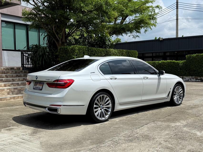 2019 BMW 740le PURE EXCELLENCE รถออกศูนย์ BMW รถวิ่งน้อย เข้าศูนย์ตามระยะ วารันตีศูนย์ยังเหลืออีกนานครับ