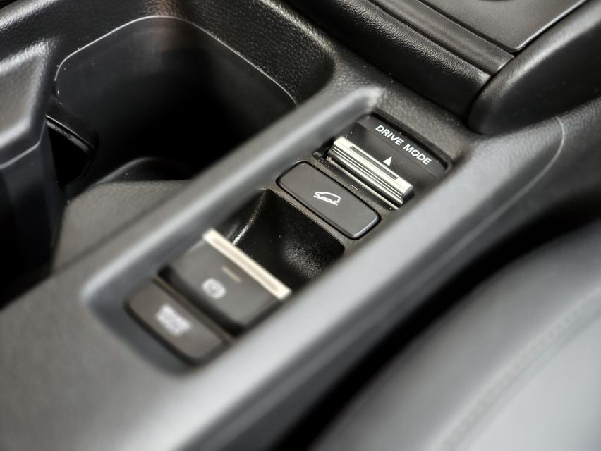 รหัสรถ CBLX246 Honda HR-V e:HEV 1.5E 2023 11