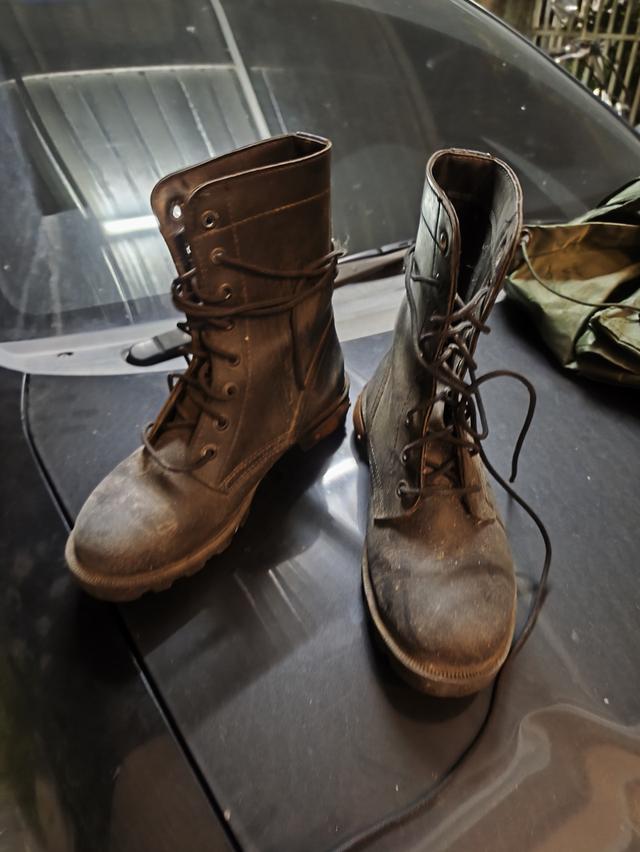 รองเท้าคอมแบท เบอร์ 6