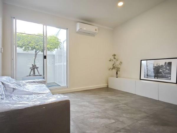 ขายหรือให้เช่าทาวน์เฮ้าส์ย่านโชคชัยสี่ พื้นที่ใช้สอย 95 ตรม. บนพื้นที่ 19 ตรว. ลาดพร้าว จำนวน 2 ชั้น หลังมุมรีโนเวทใหม่ 9