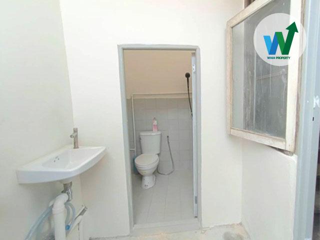 ขายอาคารพาณิชย์ 3 ชั้นทำเลดี บ้านพร้อมอยู่ แอร์ กู้เต็ม เข้าอยู่ได้เลย ใกล้รถไฟฟ้า ใกล้โรงเรียนอินเตอร์  ใกล้นางลิ้นจี่ 5