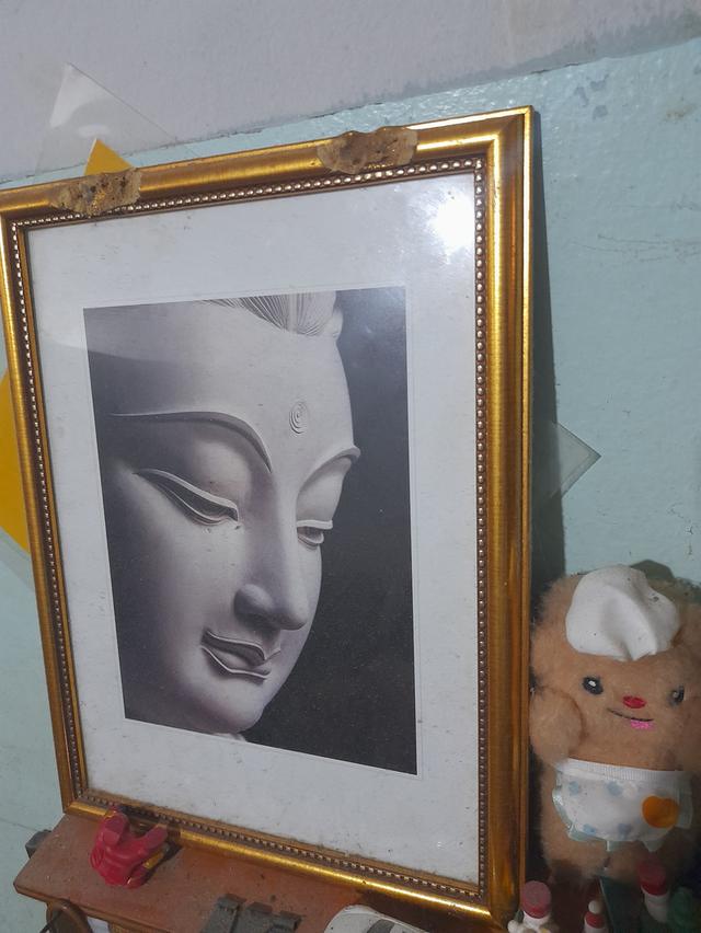 รูปภาพพระพร้อมกรอบและผ้ายัย รูปที่ 4