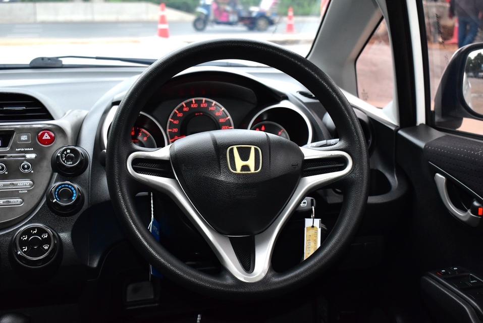 รหัสรถ PB9985 HONDA JAZZ 1.5 V AUTO 2008 13