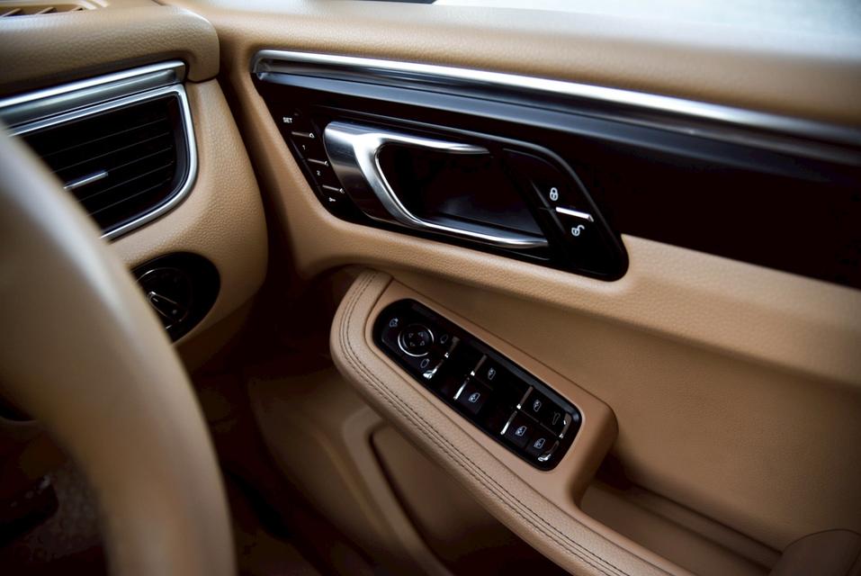 รหัสรถ CBL5899 Porsche Macan 2.0 Turbo AT 2015 17