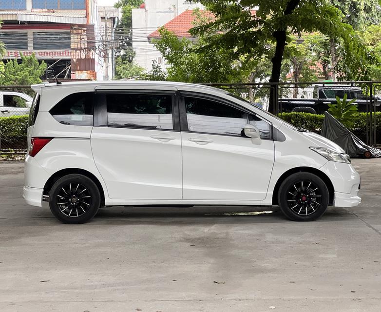 ขายรถ Honda Freed 1.5EL ปี 2013 สีขาว เกียร์ออโต้ 8