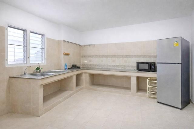 คฤหาสน์ บ้านเดี่ยวให้เช่า 3นอน โรงเรียนสาธิตพัฒนา 700ม. ซาฟารีเวิลด์ 900ม. 3น้ำ. 70 ตร.ว. 280 ตร.ม. 2ชั้น เฟอร์นิเจอร์คร 8