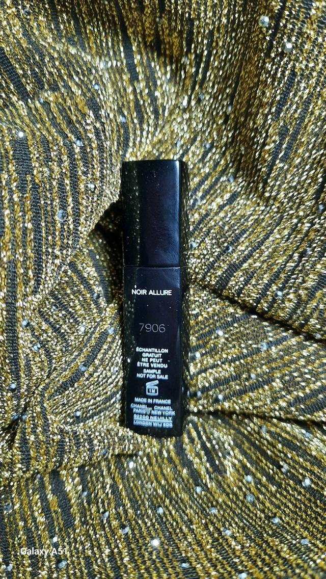 Chanel Allure Mascara tester ส่งต่อ 100.- ยังไม่แกะ มี 1 ตีหมดอายุค่ะ ฆ่าเชื้อก่อนส่ง